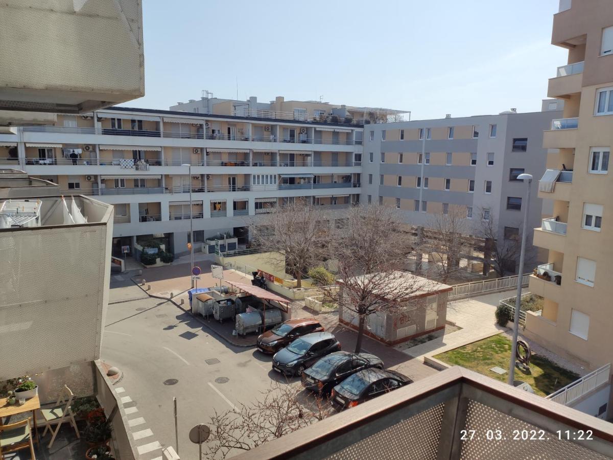 Apartman Antonela With Free Garage Parking Lägenhet Split Exteriör bild