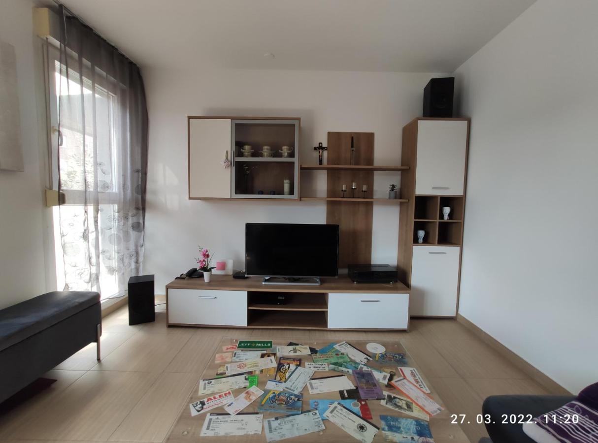 Apartman Antonela With Free Garage Parking Lägenhet Split Exteriör bild