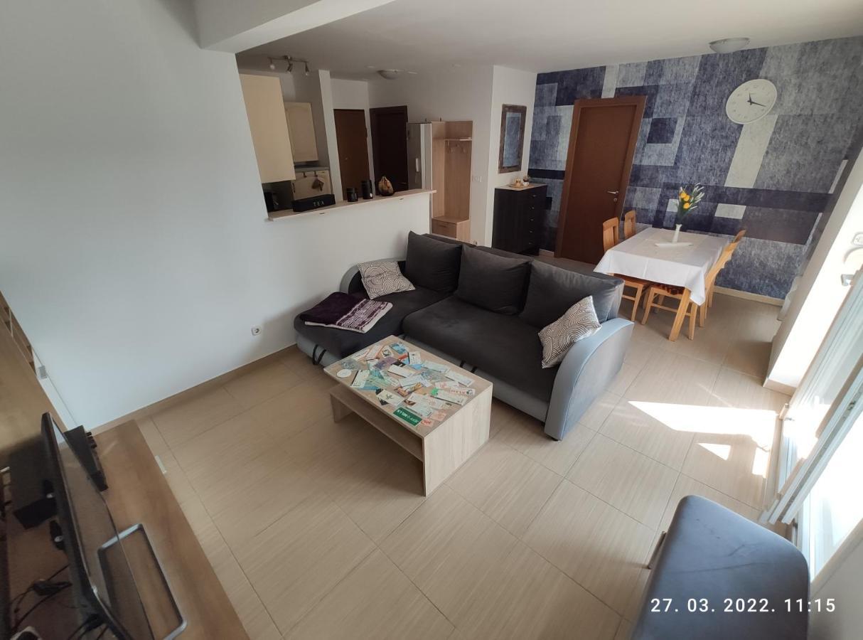 Apartman Antonela With Free Garage Parking Lägenhet Split Exteriör bild