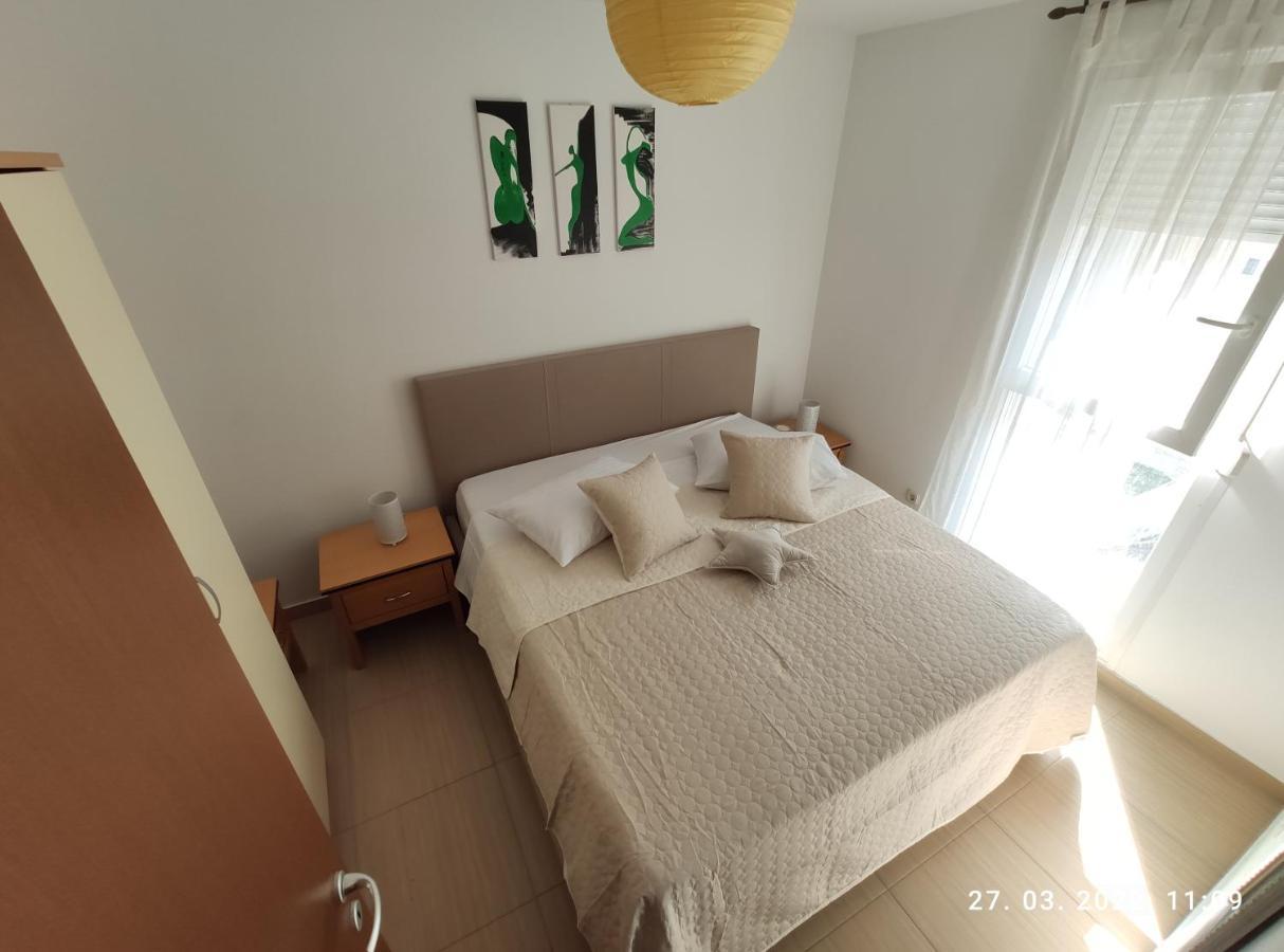 Apartman Antonela With Free Garage Parking Lägenhet Split Exteriör bild