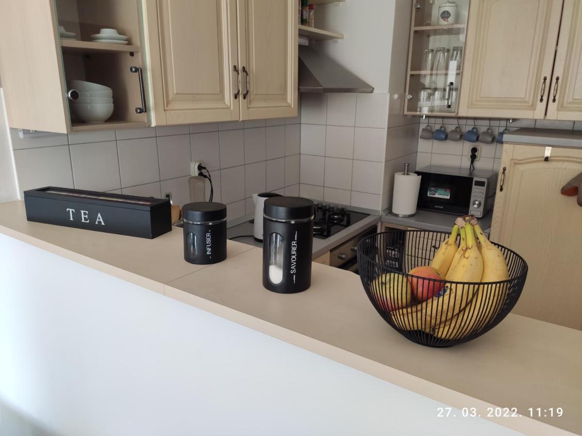 Apartman Antonela With Free Garage Parking Lägenhet Split Exteriör bild