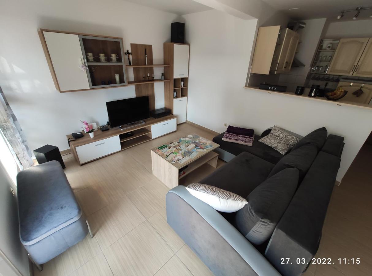 Apartman Antonela With Free Garage Parking Lägenhet Split Exteriör bild