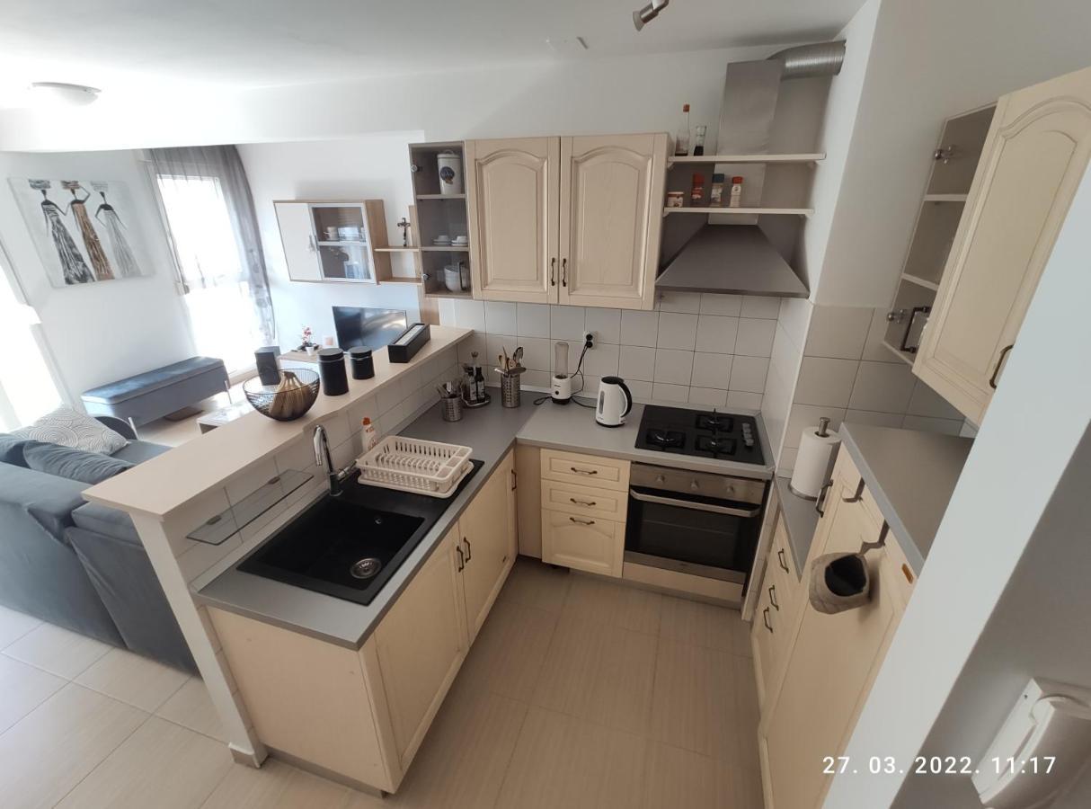 Apartman Antonela With Free Garage Parking Lägenhet Split Exteriör bild