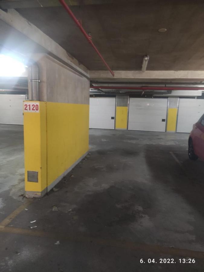 Apartman Antonela With Free Garage Parking Lägenhet Split Exteriör bild